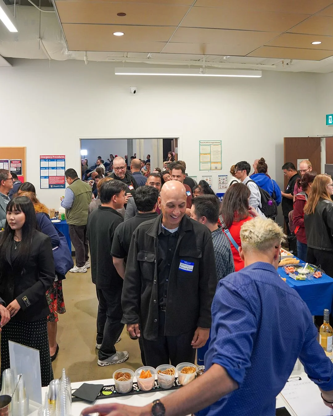Conversations and networking at Founders Lab — photo 11 of 20